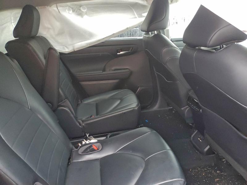 Фото 11 - TOYOTA HIGHLANDER