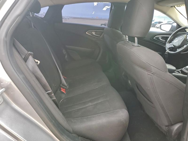 Фото 10 - CHRYSLER 200