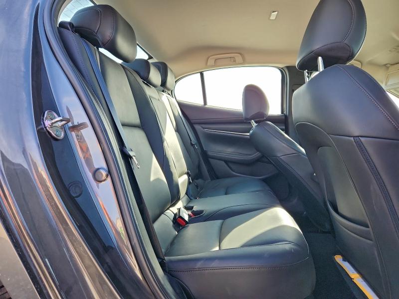 Фото 10 - MAZDA 3