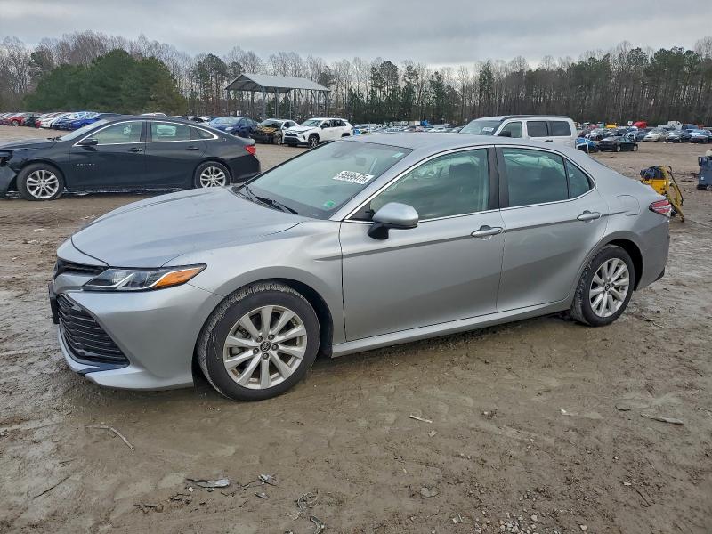 Фото 1 - TOYOTA CAMRY