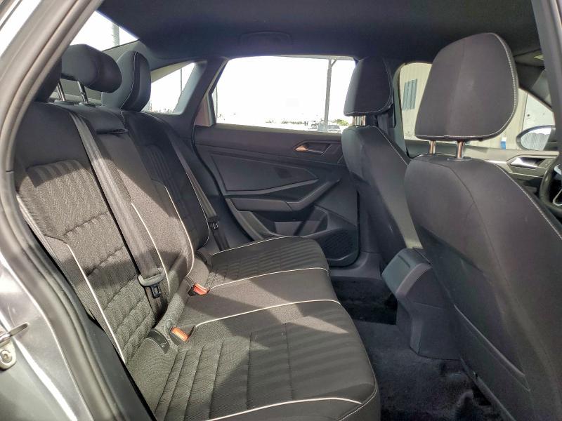 Фото 10 - VOLKSWAGEN JETTA