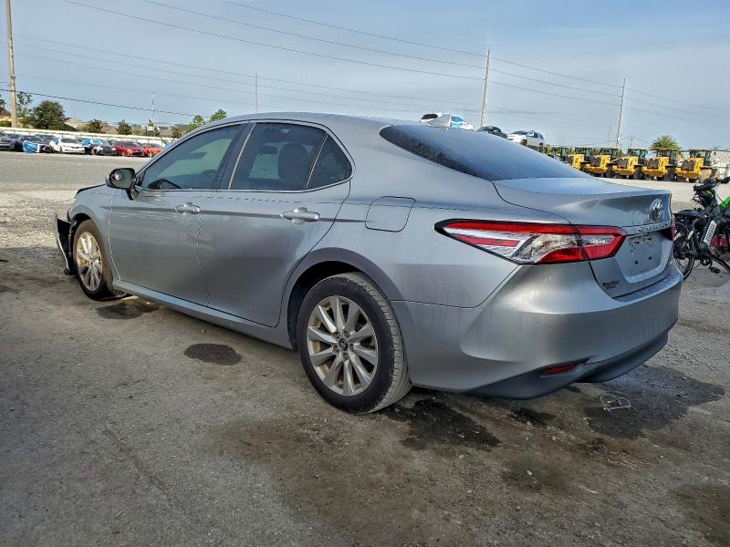 Фото 2 - TOYOTA CAMRY