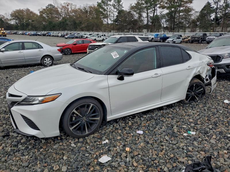 Фото 1 - TOYOTA CAMRY