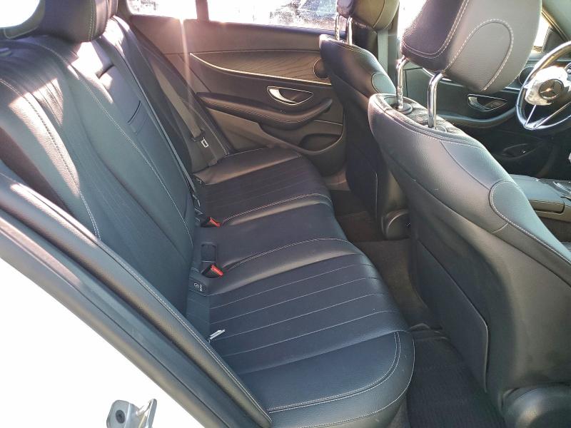 Фото 10 - MERCEDES-BENZ E-CLASS