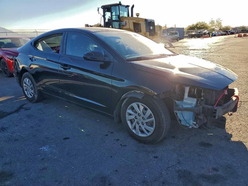 Фото 4 - HYUNDAI ELANTRA