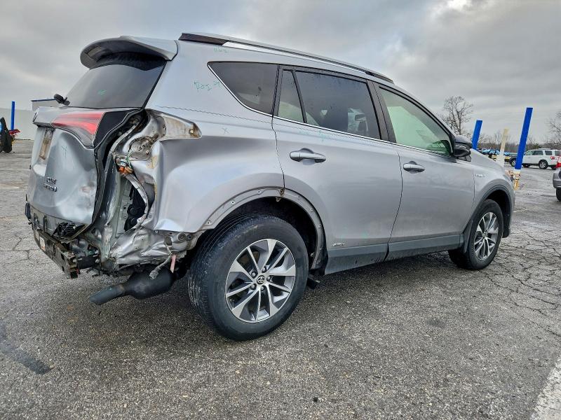 Фото 3 - TOYOTA RAV4