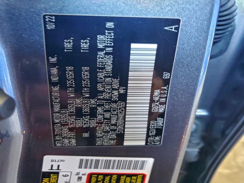 Фото 13 - TOYOTA HIGHLANDER