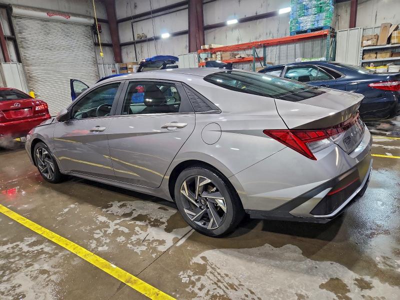 Фото 2 - HYUNDAI ELANTRA