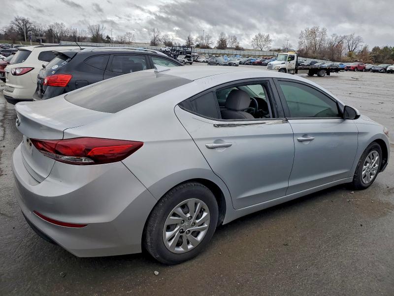 Фото 3 - HYUNDAI ELANTRA