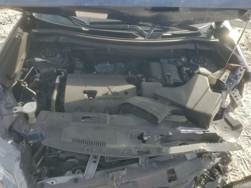 Фото 12 - MITSUBISHI OUTLANDER