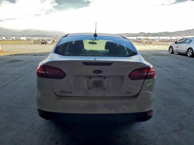 Фото 6 - FORD FOCUS