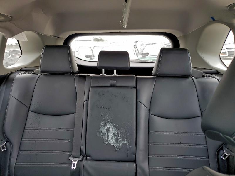 Фото 10 - TOYOTA RAV4