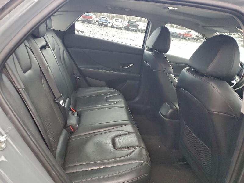 Фото 10 - HYUNDAI ELANTRA