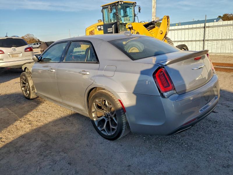 Фото 2 - CHRYSLER 300