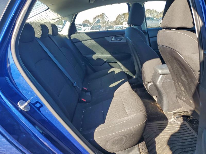 Фото 10 - KIA FORTE