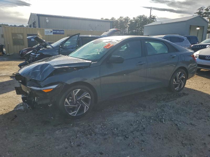 Фото 1 - HYUNDAI ELANTRA