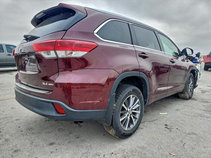 Фото 3 - TOYOTA HIGHLANDER