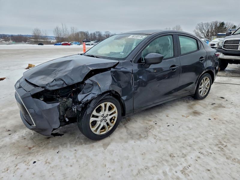 Фото 1 - TOYOTA YARIS