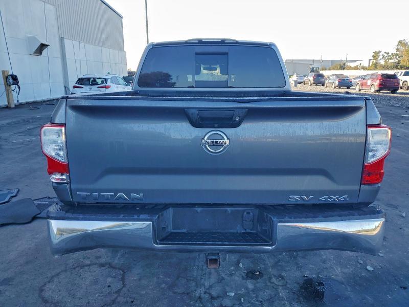 Фото 6 - NISSAN TITAN