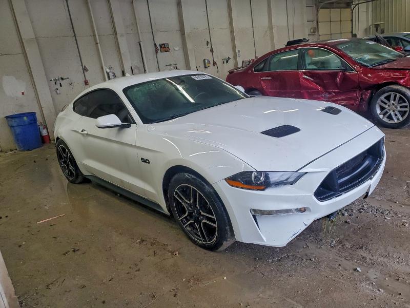 Фото 4 - FORD MUSTANG