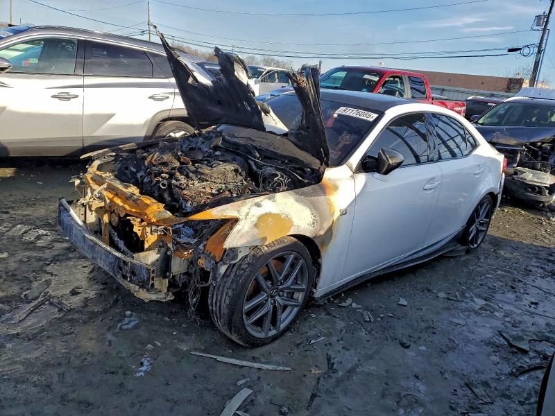 Фото 1 - LEXUS IS