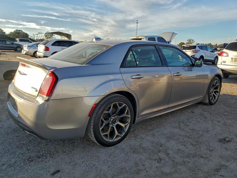 Фото 3 - CHRYSLER 300