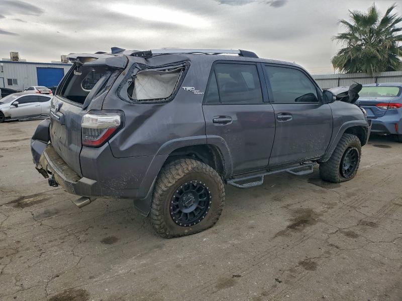 Фото 3 - TOYOTA 4RUNNER