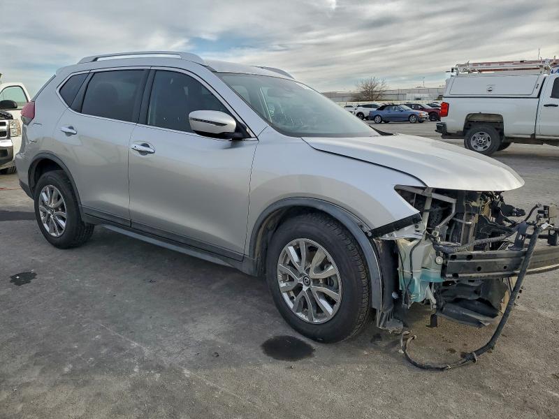 Фото 4 - NISSAN ROGUE