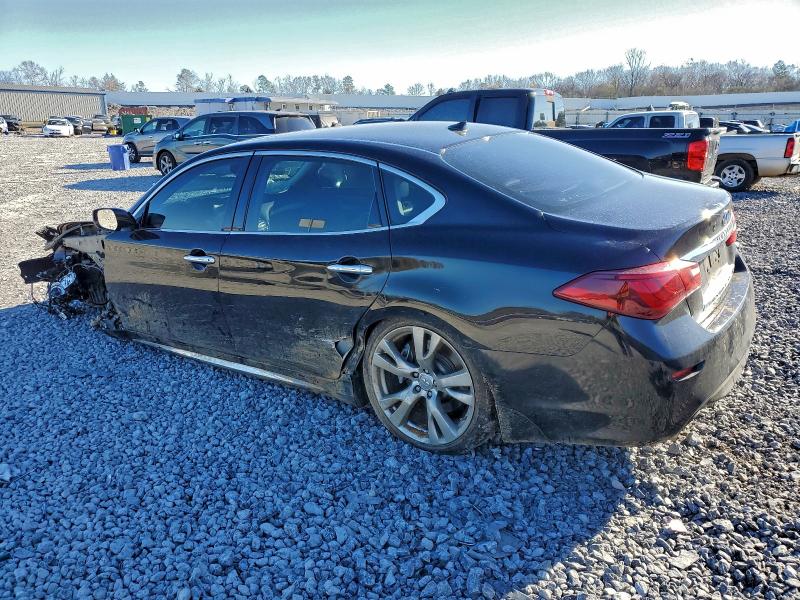 Фото 2 - INFINITI Q70