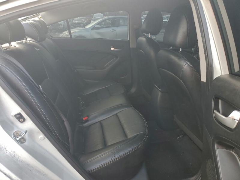 Фото 10 - KIA FORTE