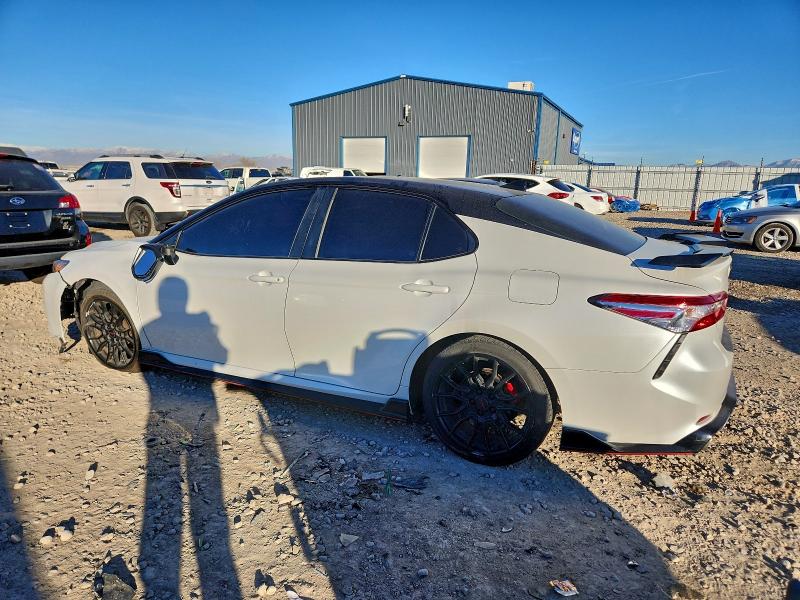 Фото 2 - TOYOTA CAMRY