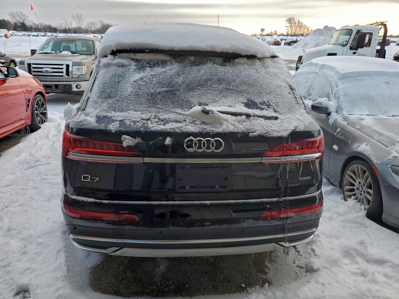 Фото 6 - AUDI Q7