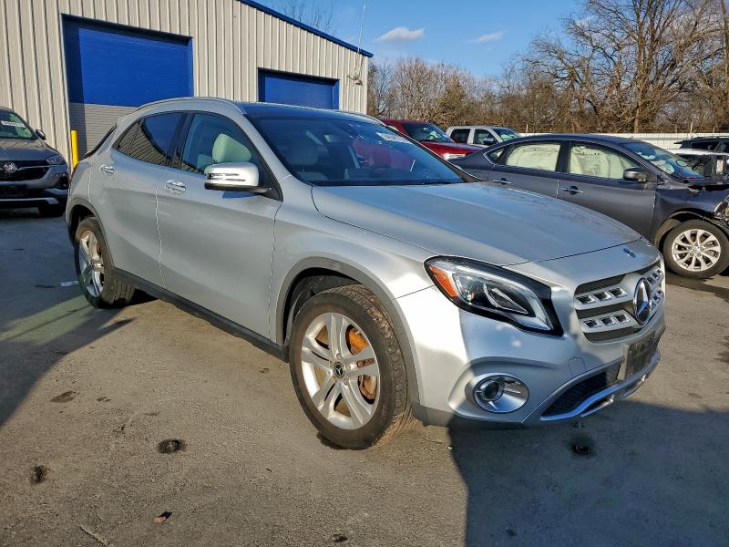 Фото 4 - MERCEDES-BENZ GLA-CLASS