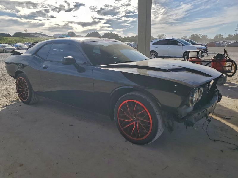 Фото 4 - DODGE CHALLENGER