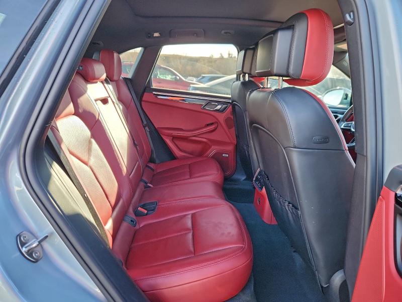 Фото 11 - PORSCHE MACAN