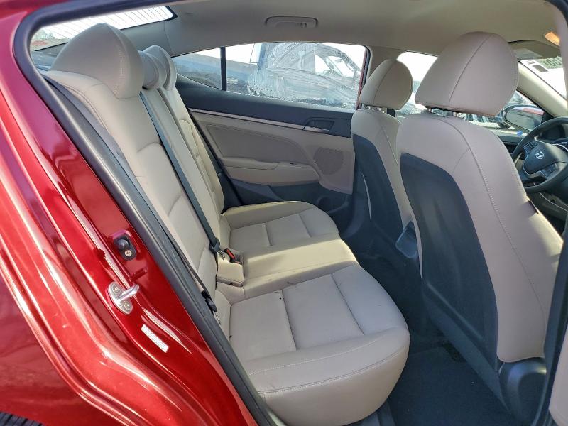 Фото 10 - HYUNDAI ELANTRA