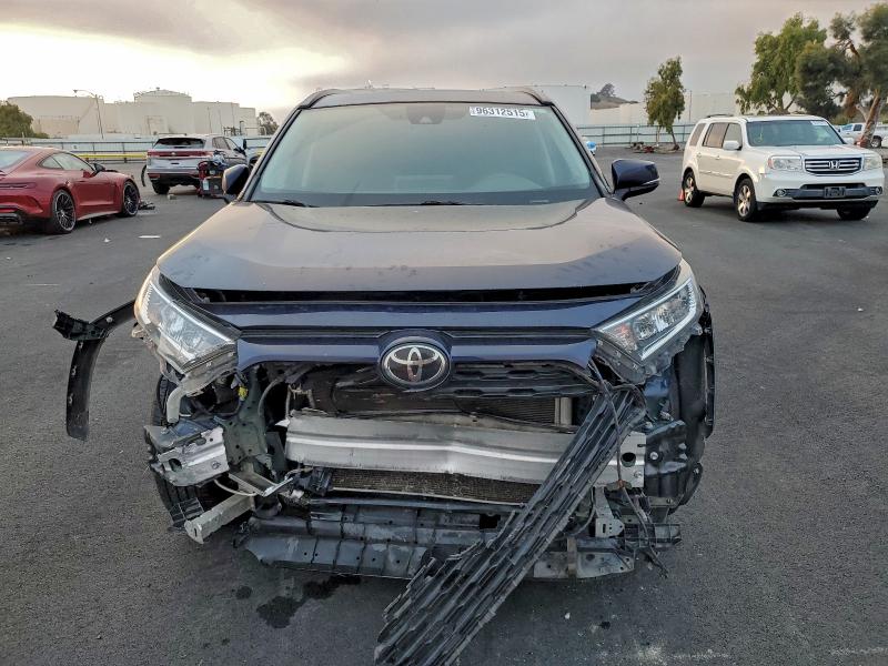 Фото 5 - TOYOTA RAV4