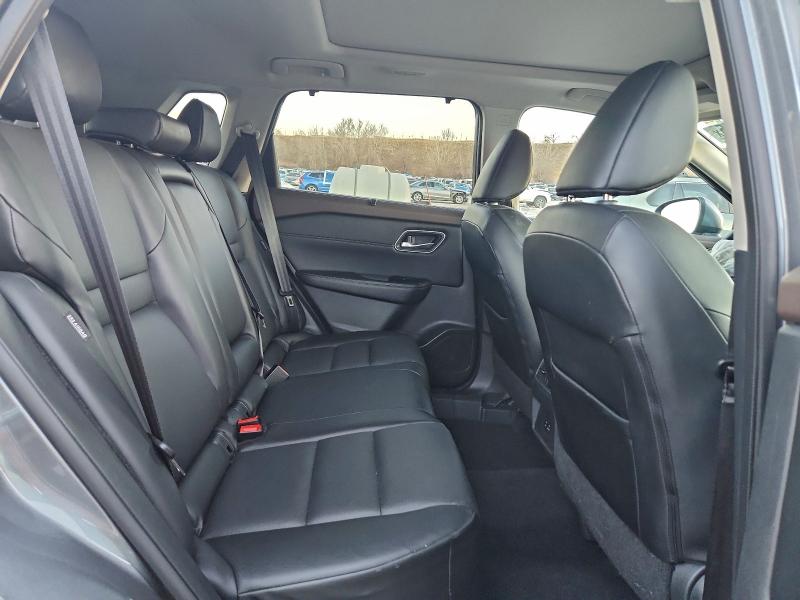 Фото 11 - NISSAN ROGUE