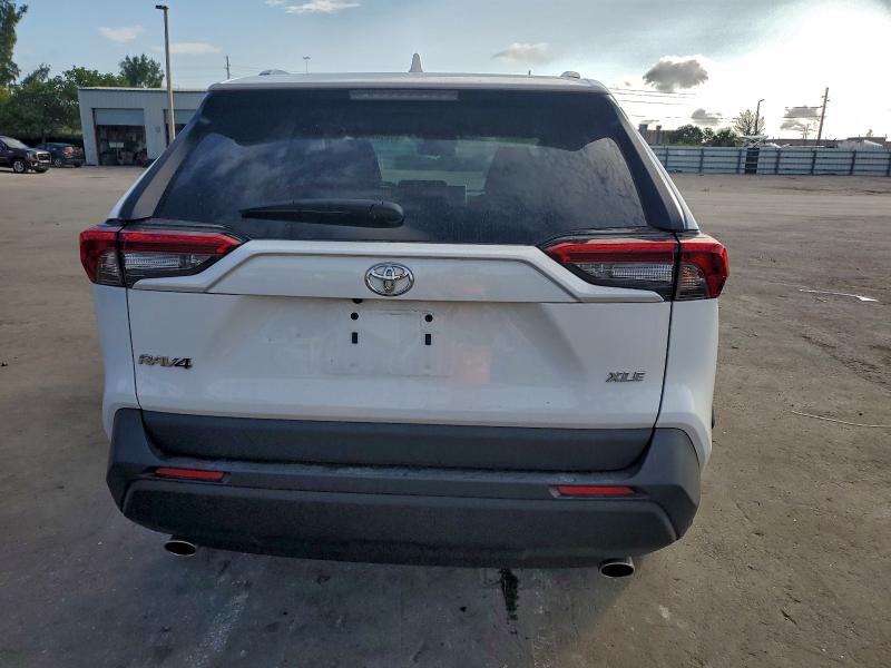 Фото 6 - TOYOTA RAV4