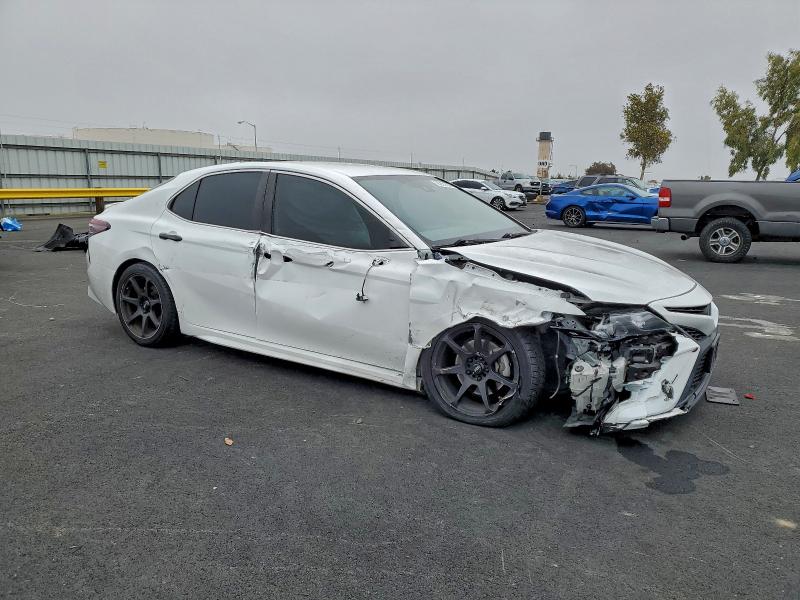 Фото 4 - TOYOTA CAMRY