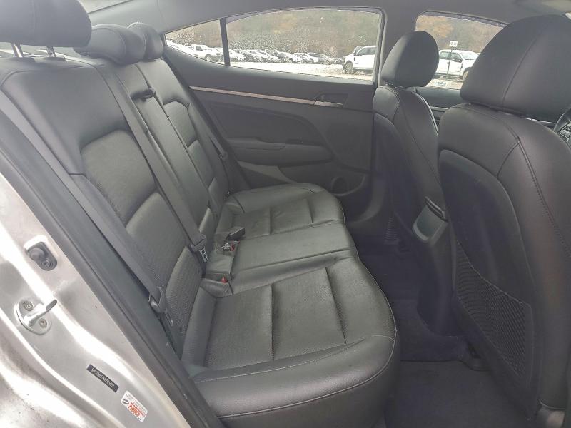 Фото 10 - HYUNDAI ELANTRA