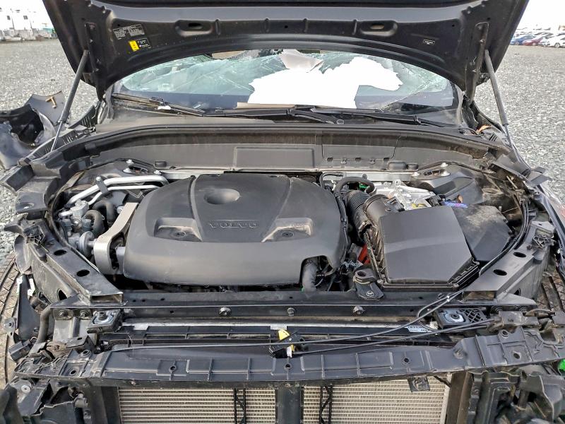 VOLVO XC60 PLUS 2024 VIN YV4H60DL3R1915452