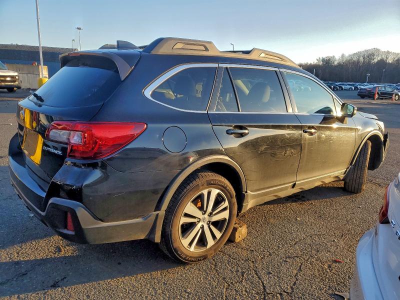 Фото 3 - SUBARU OUTBACK