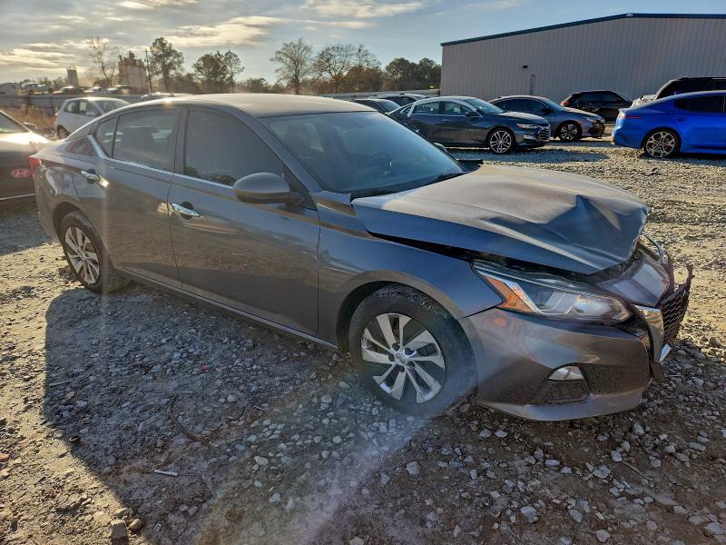 Фото 4 - NISSAN ALTIMA