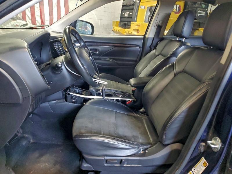 Фото 7 - MITSUBISHI OUTLANDER