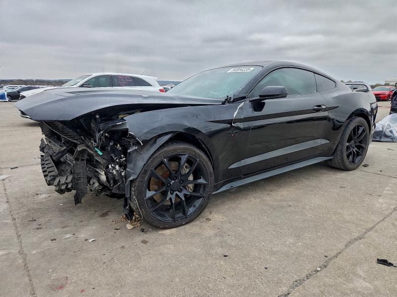 Фото 1 - FORD MUSTANG
