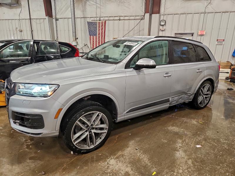 Фото 1 - AUDI Q7