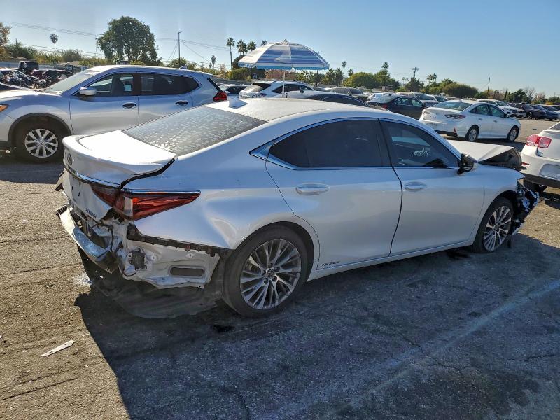 Фото 3 - LEXUS ES300