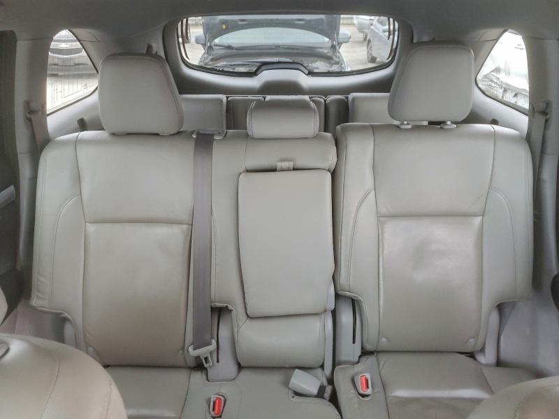 Фото 10 - TOYOTA HIGHLANDER