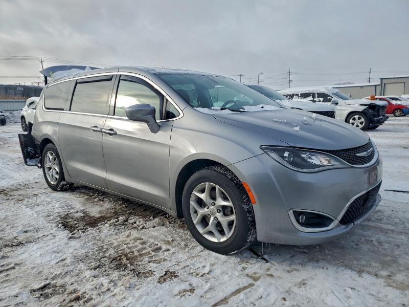 Фото 4 - CHRYSLER PACIFICA